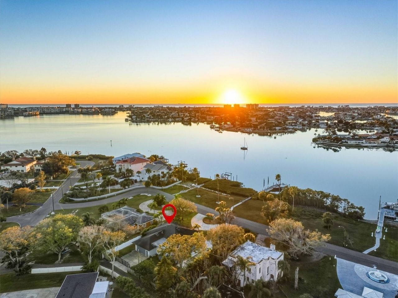 670 Sunset Drive S, Saint Petersburg, FL 33707 Photo