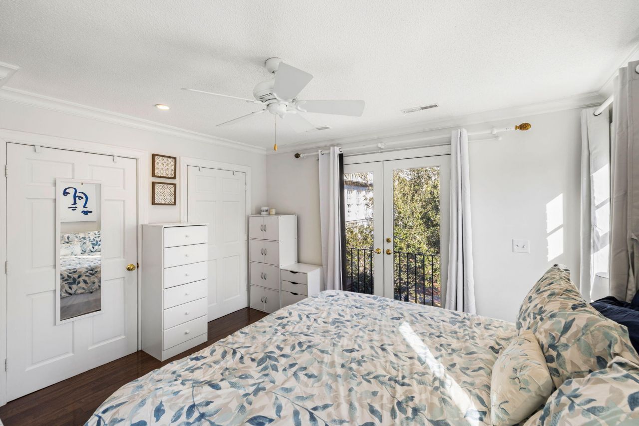 16 Logan Street Photo 16