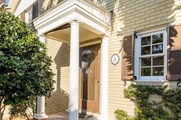 16 Logan Street photo 4