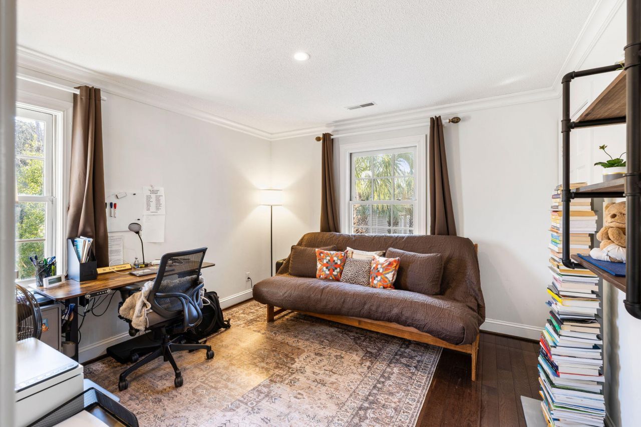 16 Logan Street Photo 21