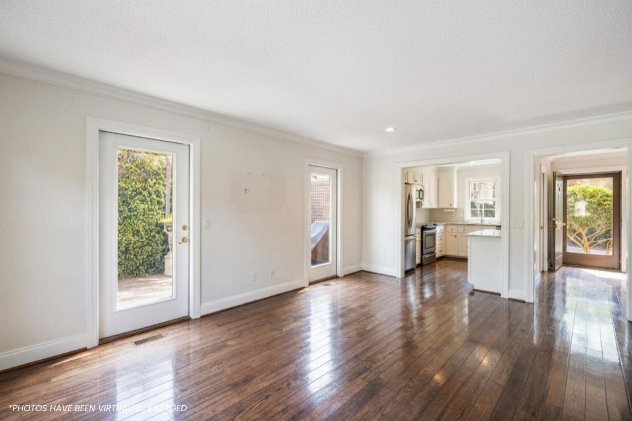 16 Logan Street Photo 26