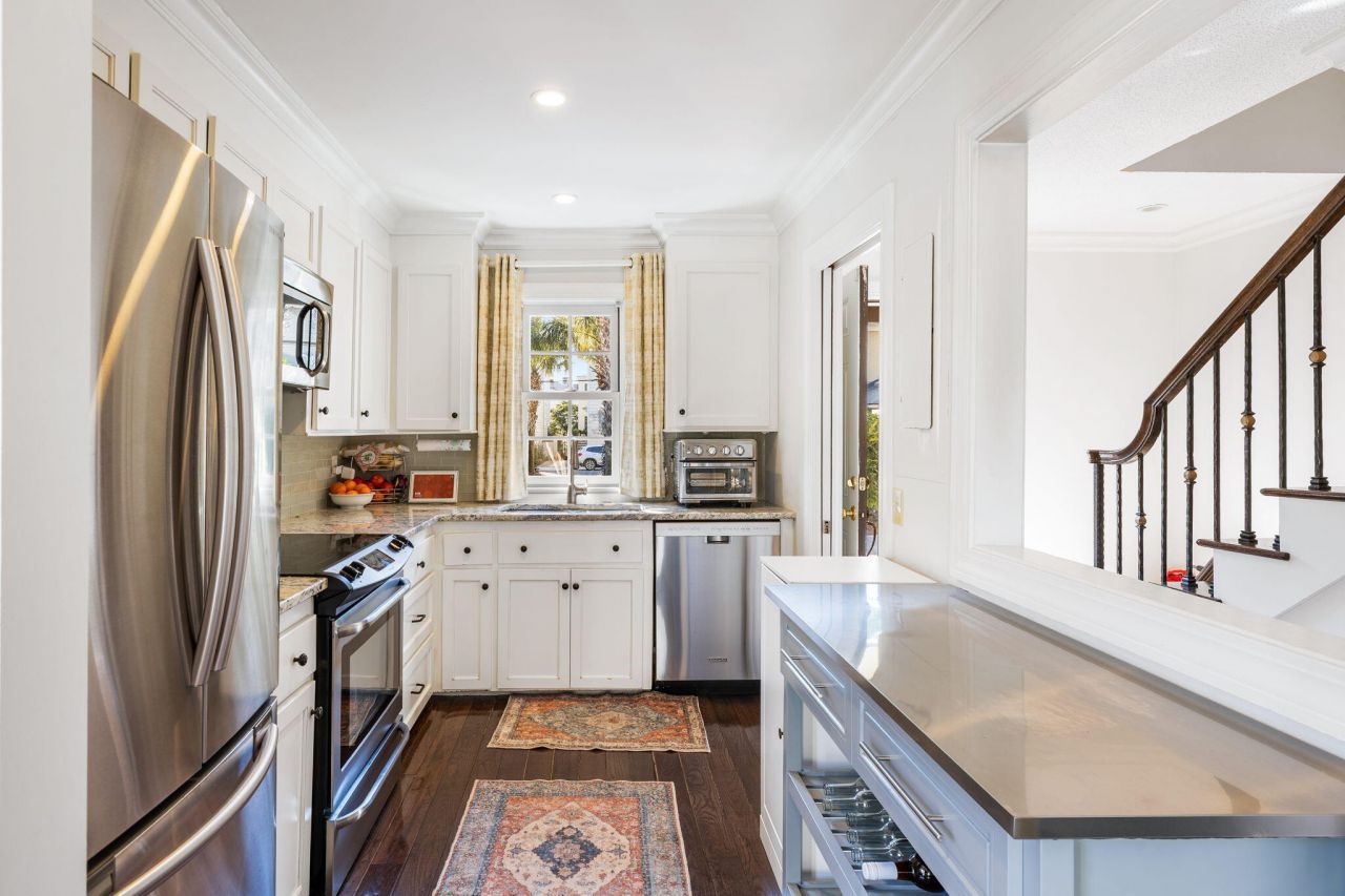 16 Logan Street Photo 9