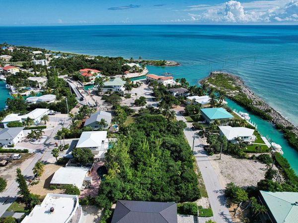 Lot 9 W Seaview Circle, Duck, FL 33050