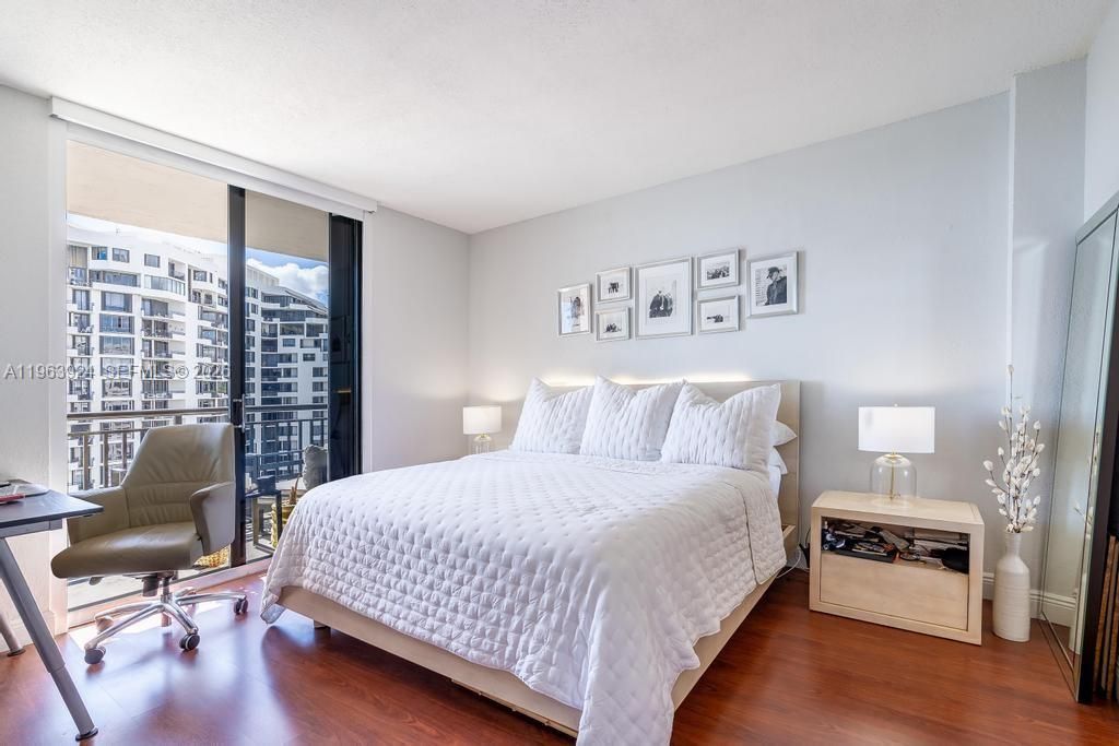 540 Brickell Key Dr , Unit 1619, Miami, FL 33131 Photo