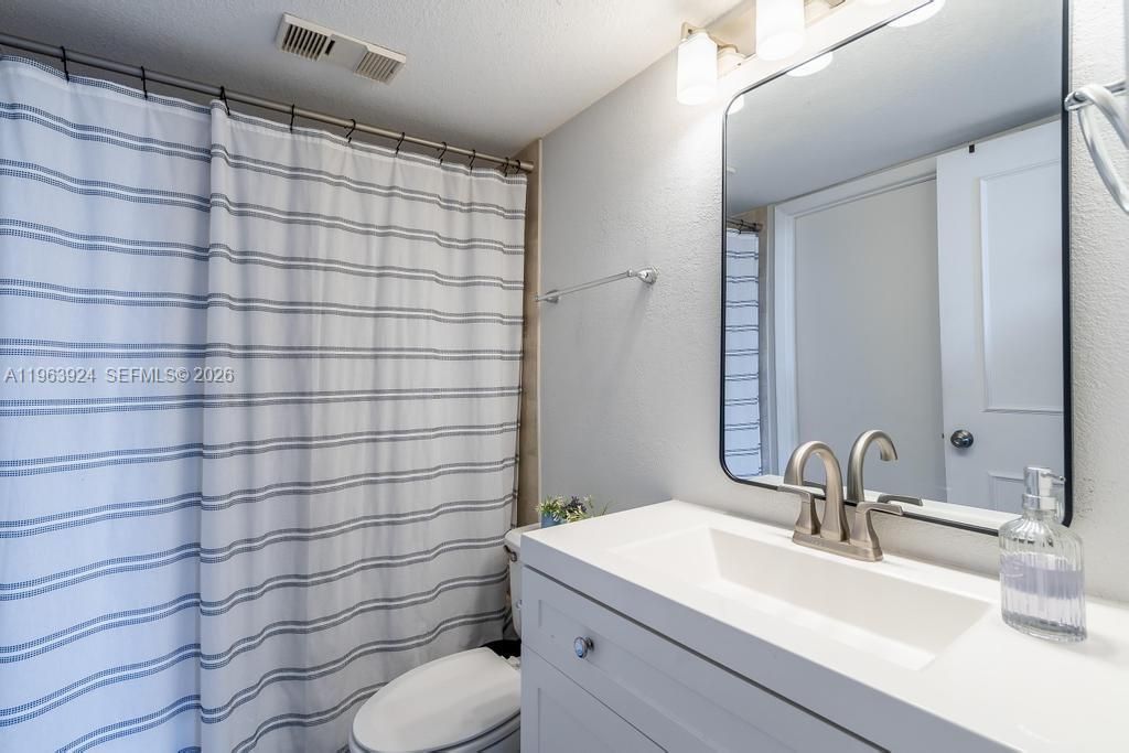 540 Brickell Key Dr , Unit 1619, Miami, FL 33131 Photo