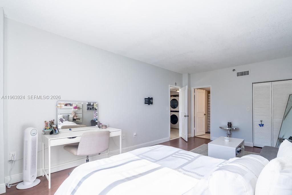 540 Brickell Key Dr , Unit 1619, Miami, FL 33131 Photo