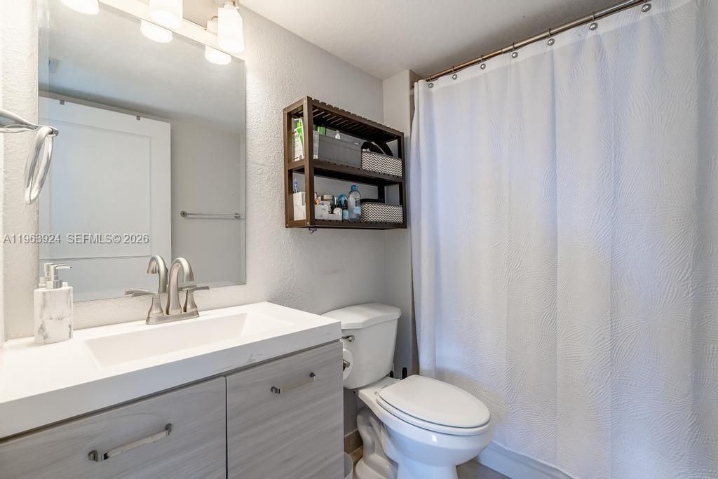 540 Brickell Key Dr , Unit 1619, Miami, FL 33131 Photo