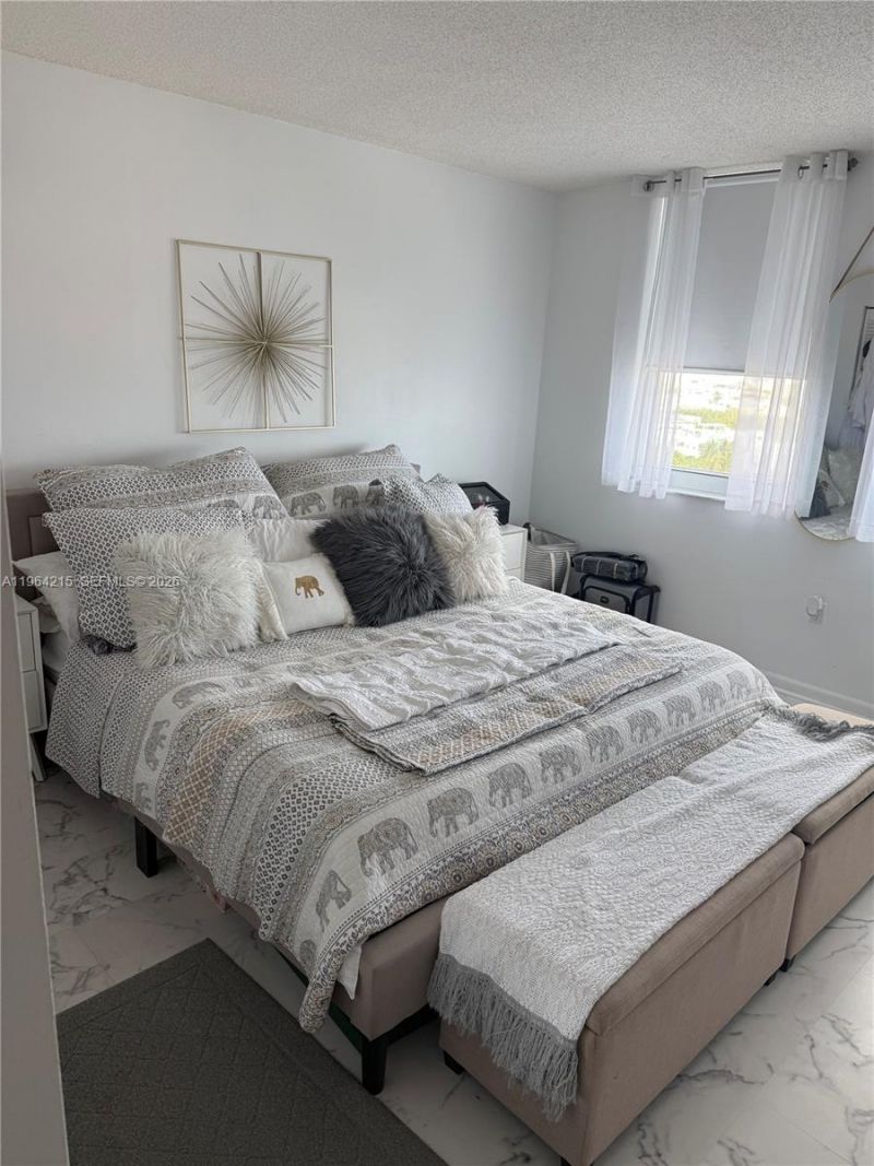 90 Alton Rd, Unit 1407, Miami Beach, FL 33139 Photo