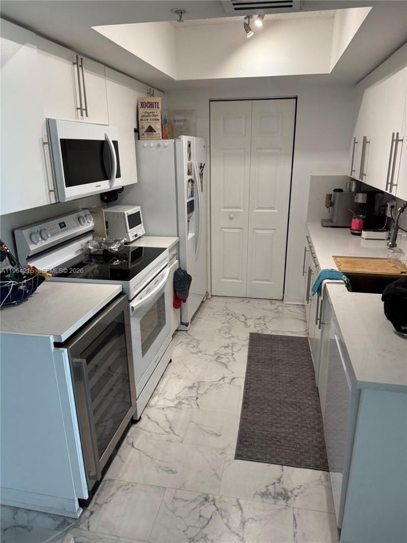 90 Alton Rd, Unit 1407, Miami Beach, FL 33139 Photo