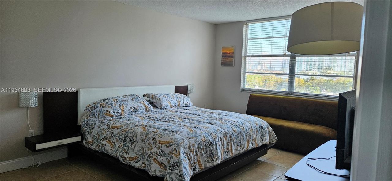 2851 NE 183rd St, Unit 817E, Aventura, FL 33160 Photo