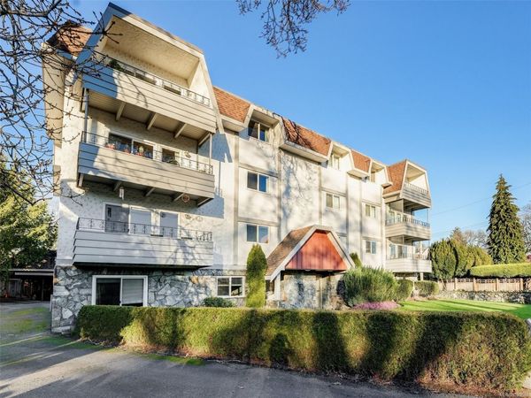 2340 Oak Bay Ave, Unit #302, Oak Bay, BC V8R 1G9