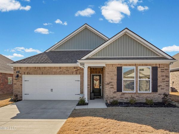 44 Harvest Dance Drive, Byhalia, MS 38611