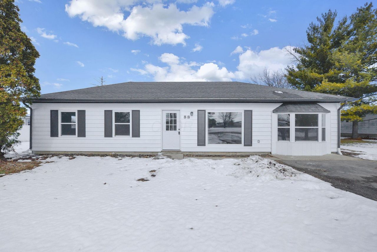 88 Biddle Boulevard, Bloomingburg, OH 43106 Main Photo