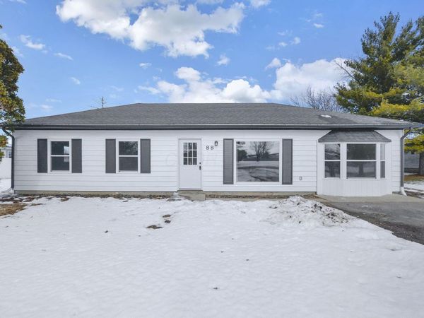 88 Biddle Boulevard, Bloomingburg, OH 43106