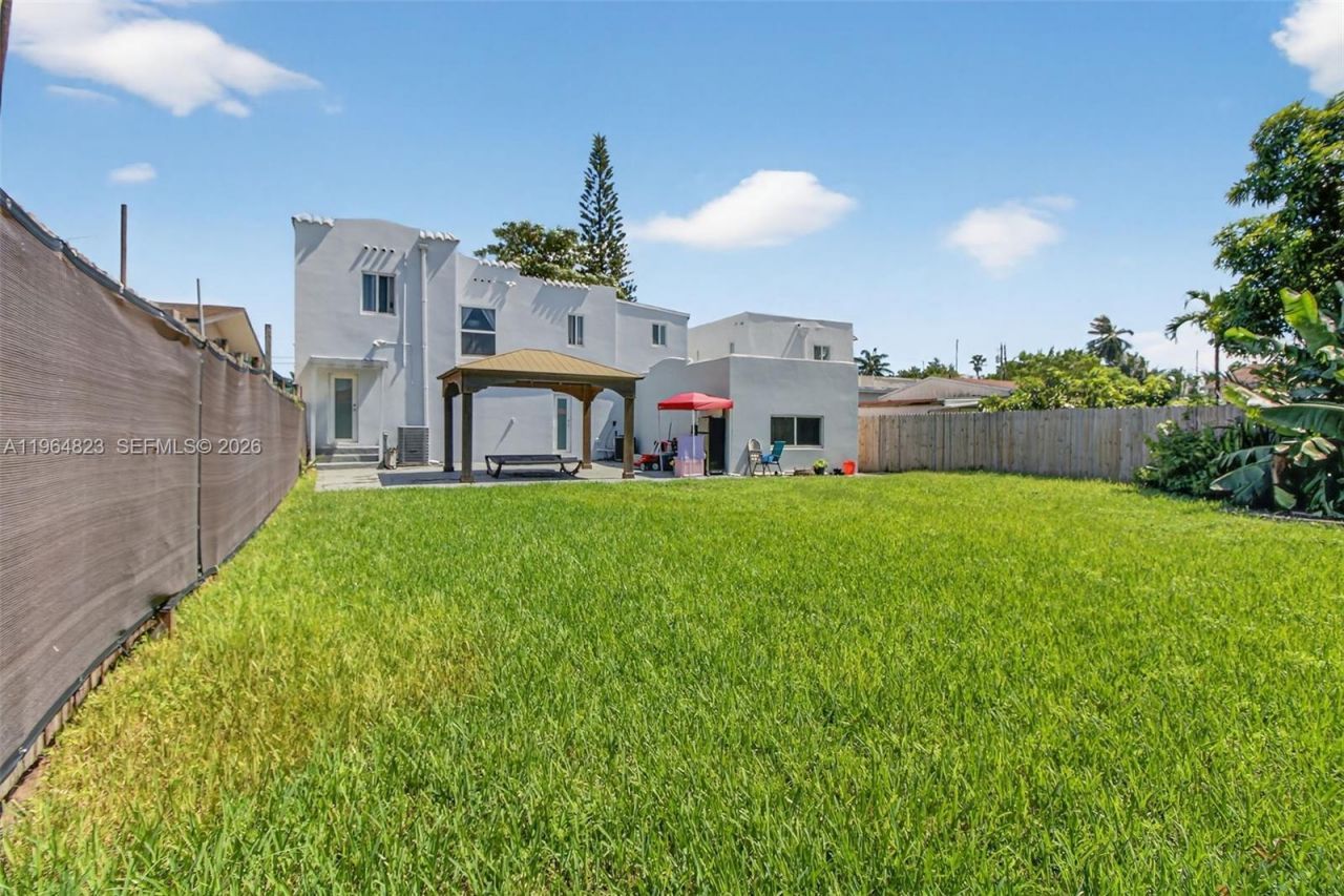 1680 NW 22nd Ct, Miami, FL 33125 Photo