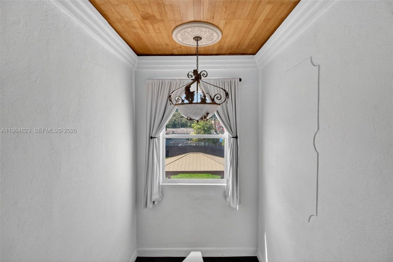 1680 NW 22nd Ct, Miami, FL 33125 Photo