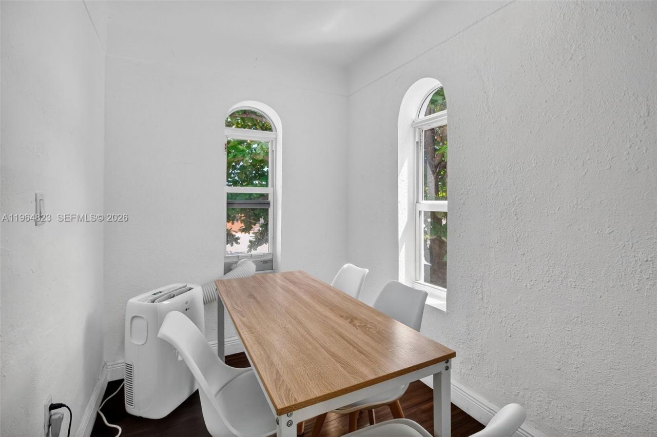 1680 NW 22nd Ct, Miami, FL 33125 Photo