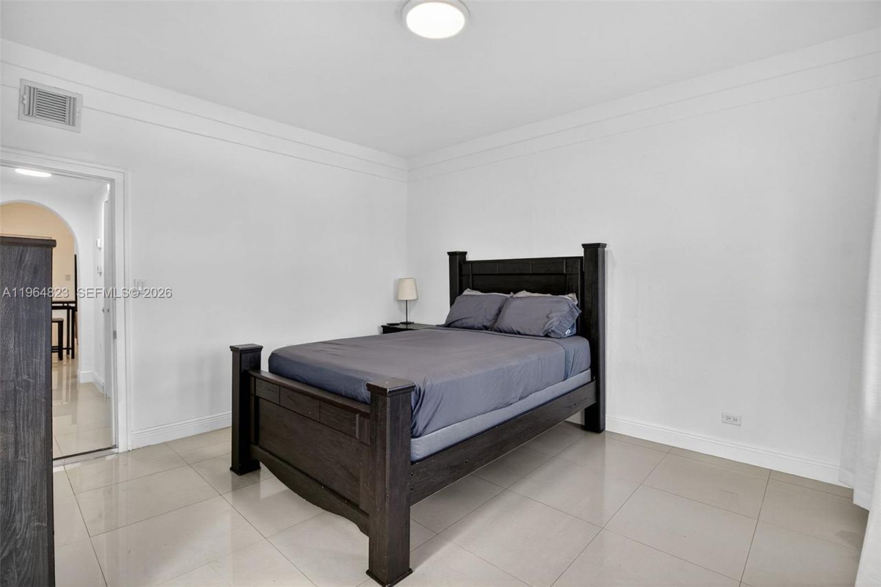 1680 NW 22nd Ct, Miami, FL 33125 Photo