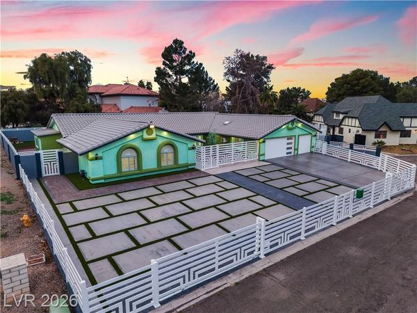 3160 E Viking Road, Las Vegas, NV 89121