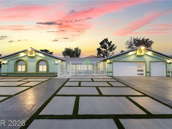 3160 E Viking Road, Las Vegas, NV 89121