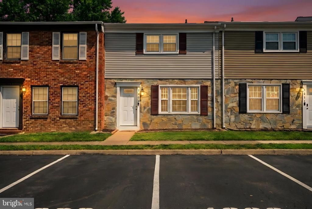 1609 Meadow Drive, Fredericksburg, VA 22405 Main Photo