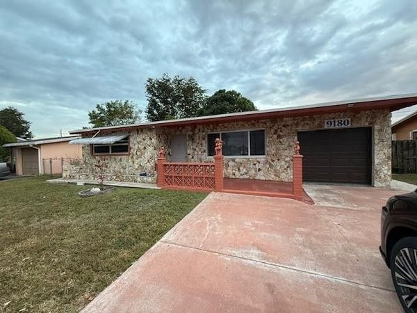 9180 NW 25th Ct, Sunrise, FL 33322