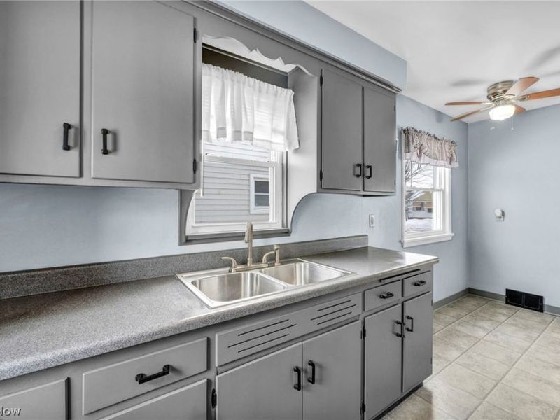 4237 E 181st Street, Cleveland, OH 44128 Photo 18