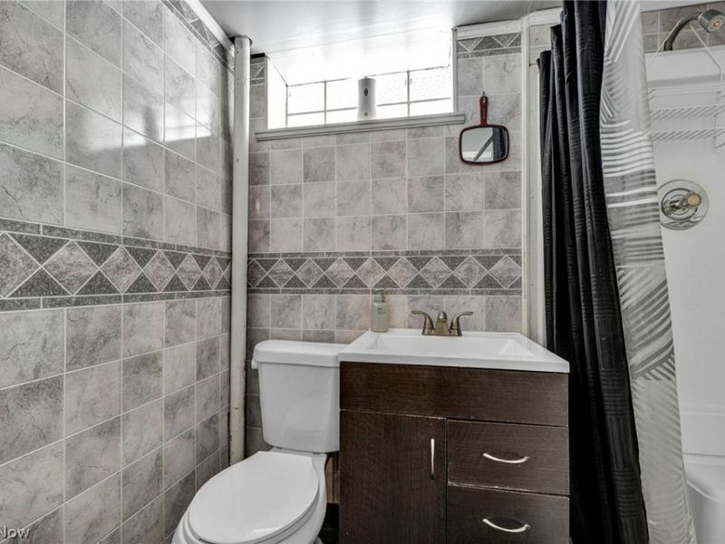 4237 E 181st Street, Cleveland, OH 44128 Photo 39