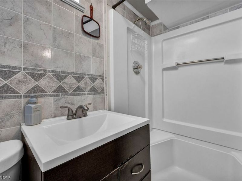 4237 E 181st Street, Cleveland, OH 44128 Photo 40