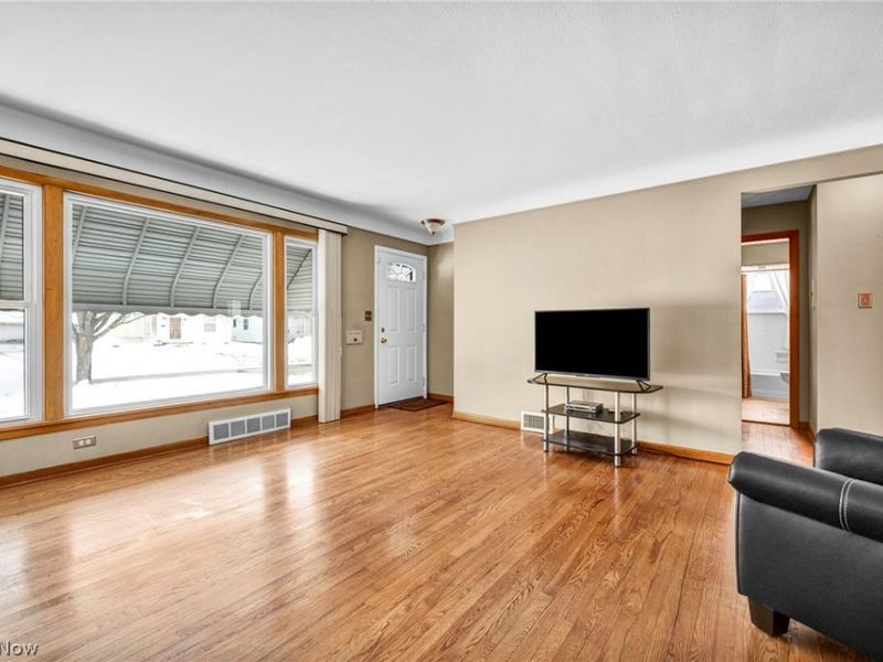 4237 E 181st Street, Cleveland, OH 44128 Photo 8