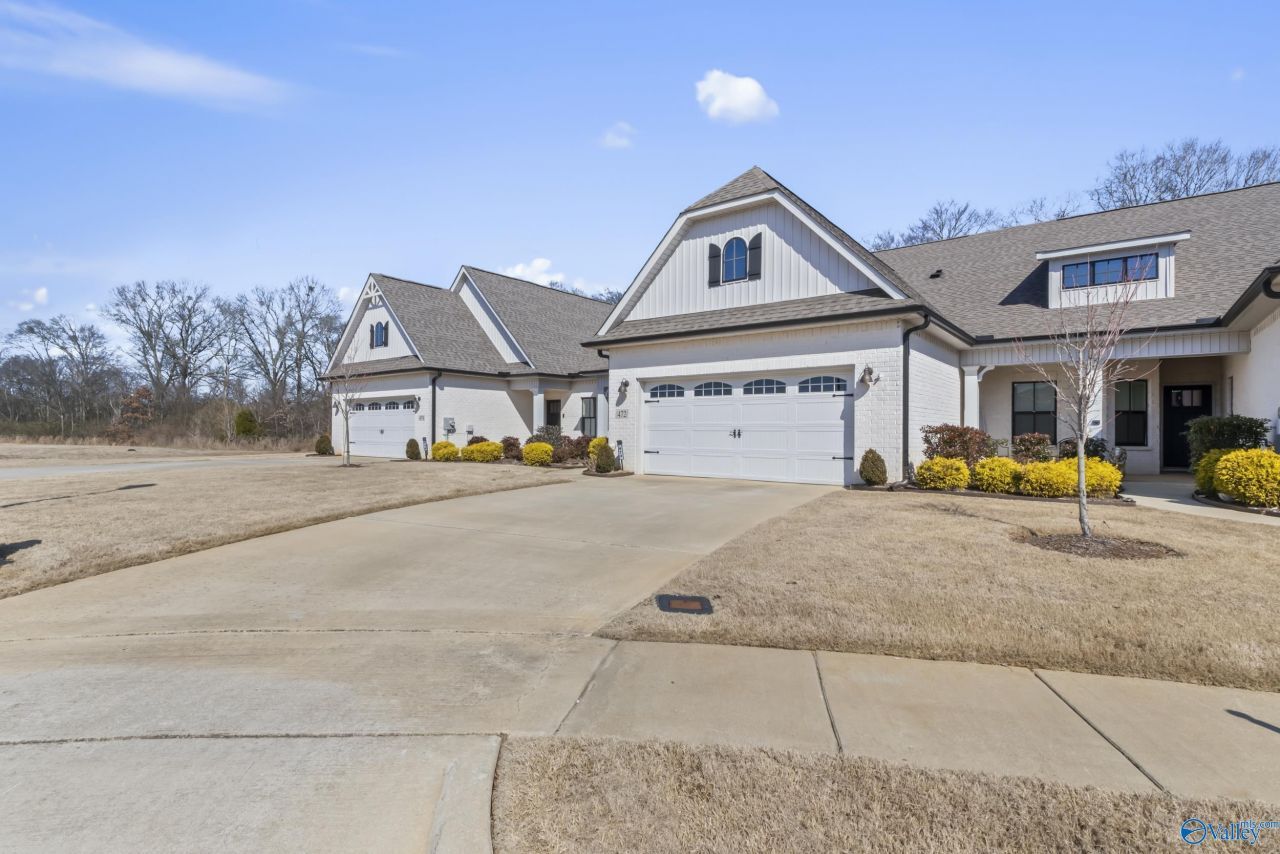 472 Legend Oak Way Sw, Huntsville, AL 35824 Main Photo