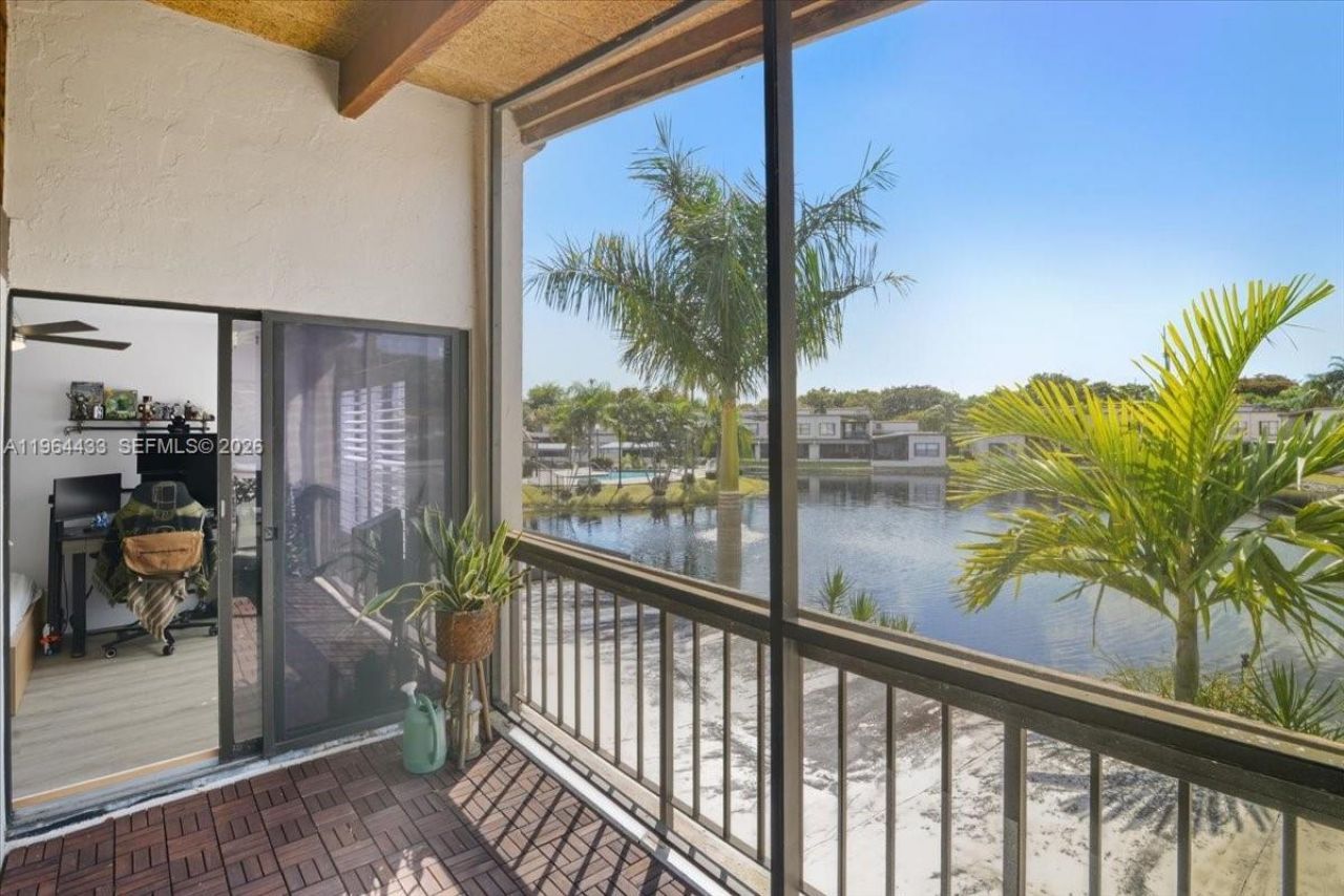 958 Mockingbird Ln, Unit 514, Plantation, FL 33324 Photo