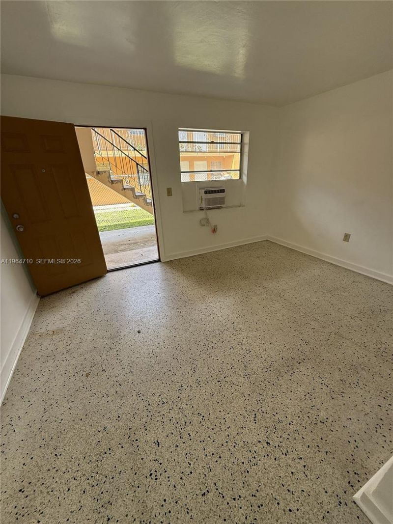 926 NW 5th St, Unit 2, Miami, FL 33128 Photo