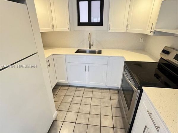 5 Olive Dr , Unit 5, Hialeah, FL 33010