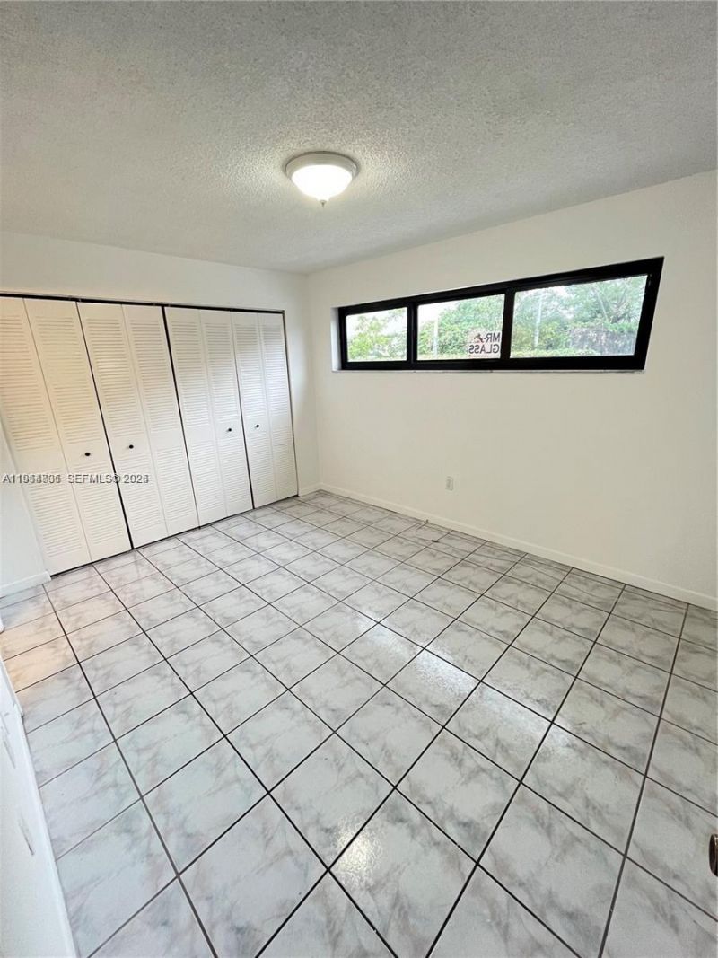 5 Olive Dr , Unit 5, Hialeah, FL 33010 Photo