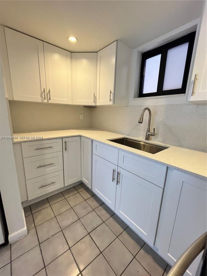 5 Olive Dr , Unit 5, Hialeah, FL 33010 Photo