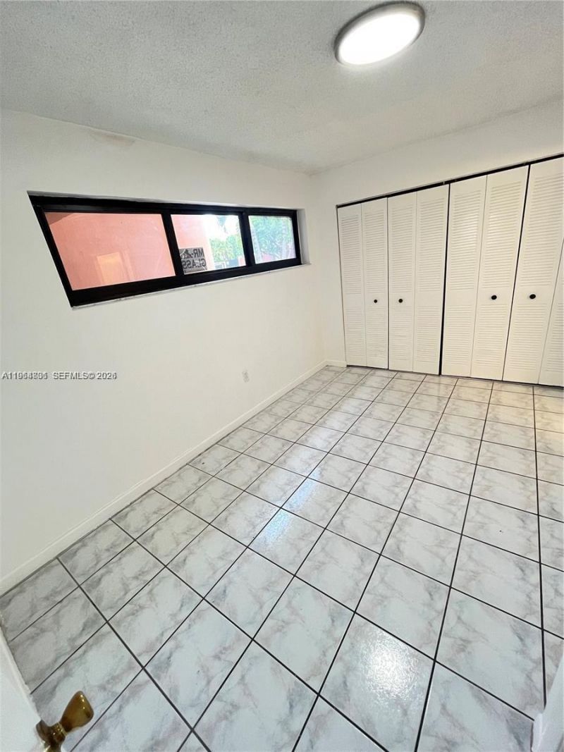 5 Olive Dr , Unit 5, Hialeah, FL 33010 Photo