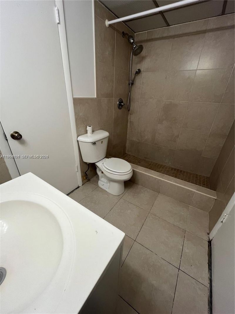 5 Olive Dr , Unit 5, Hialeah, FL 33010 Photo