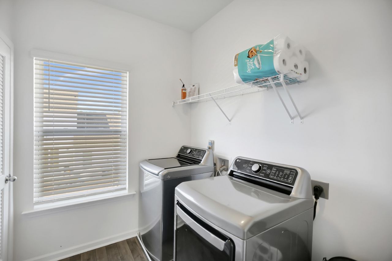 691 Snow Owl Drive Photo 18