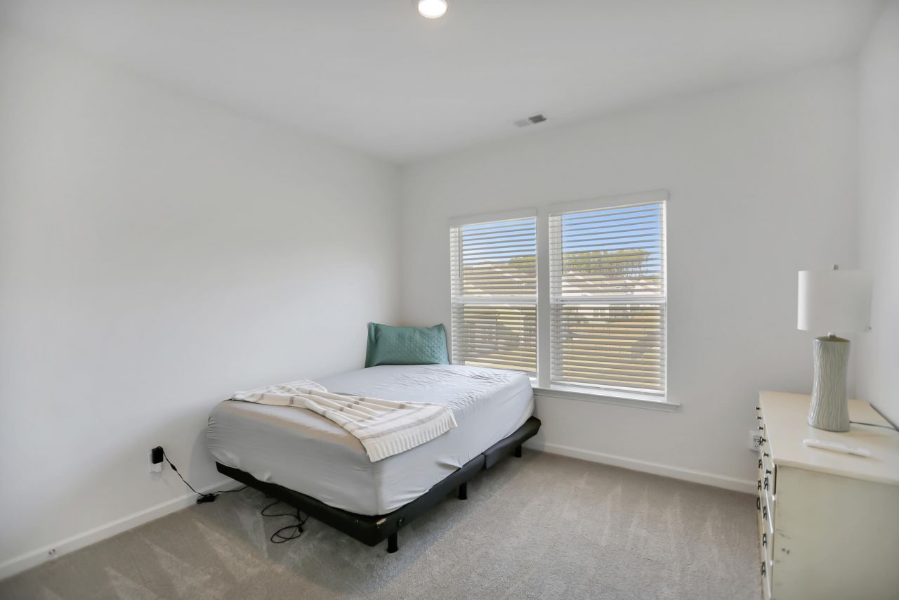 691 Snow Owl Drive Photo 31