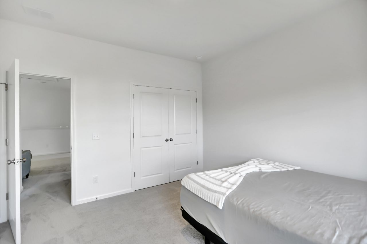691 Snow Owl Drive Photo 32