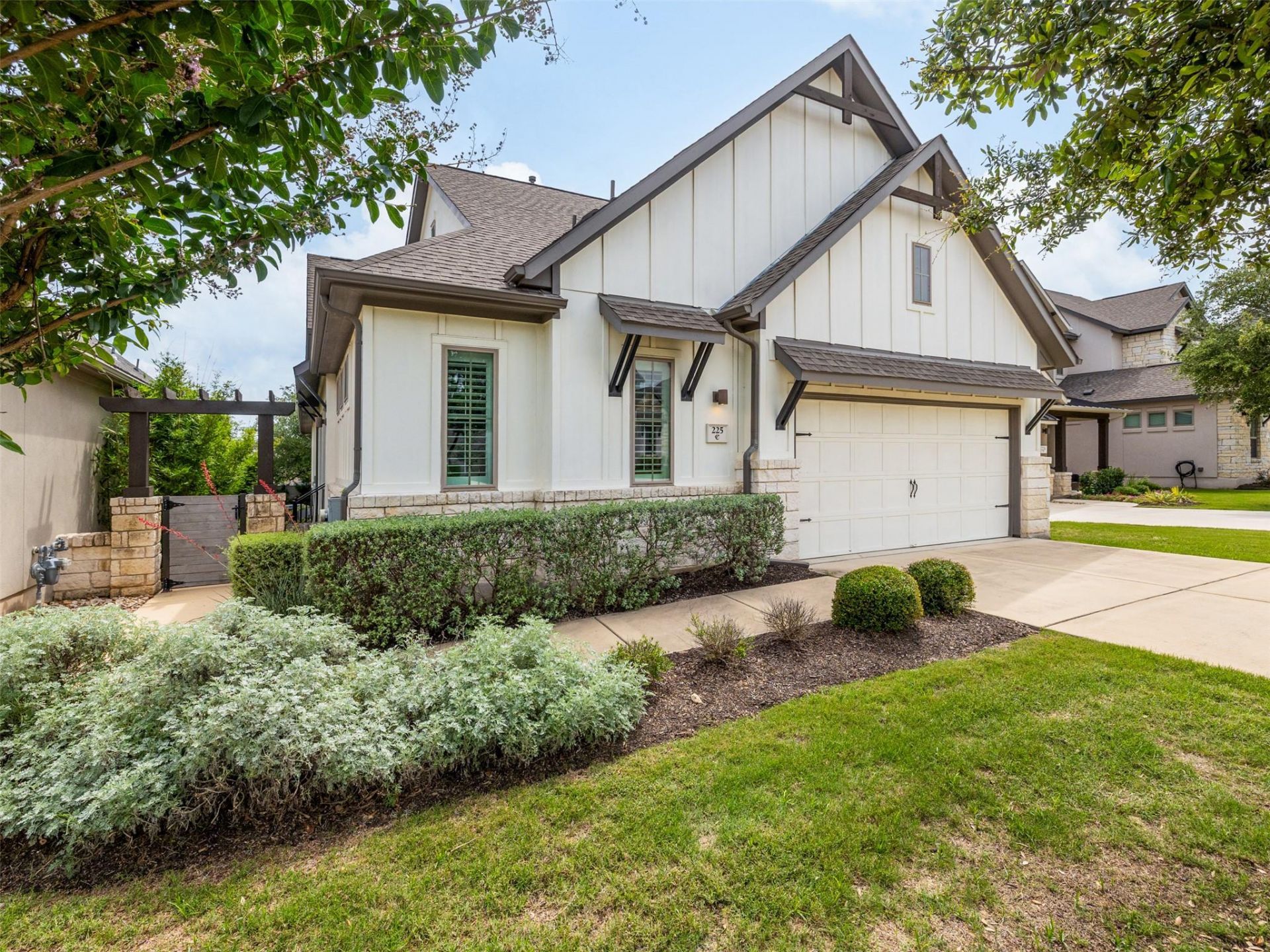 225 Diamondback Dr, Georgetown, TX 78628 Main Photo