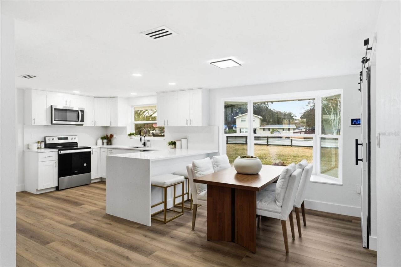 2338 Meadowbrook Drive, Lutz, FL 33558 Photo