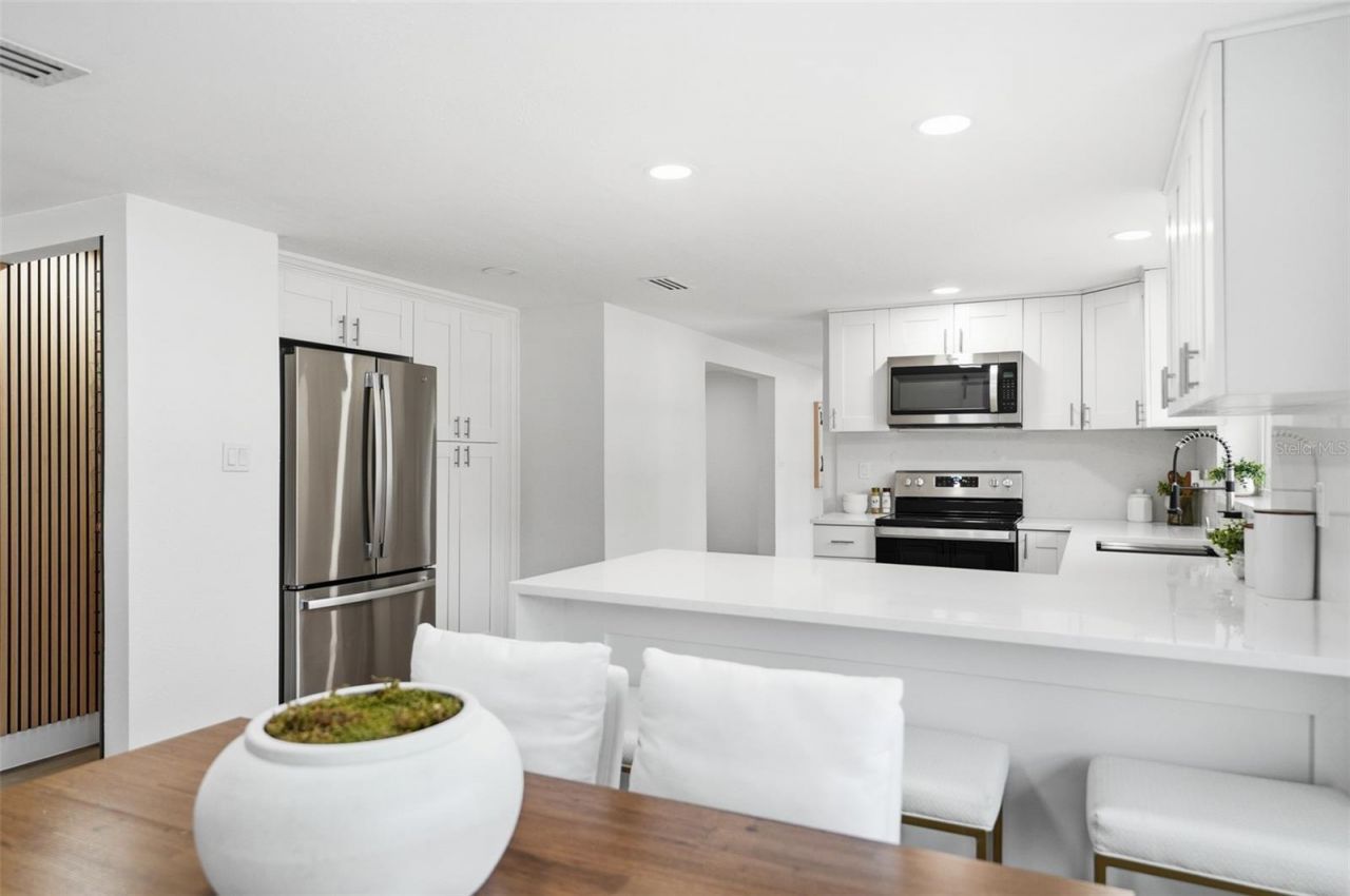 2338 Meadowbrook Drive, Lutz, FL 33558 Photo