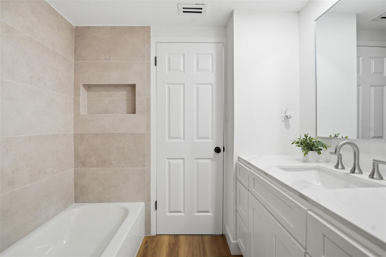 2338 Meadowbrook Drive, Lutz, FL 33558 Photo