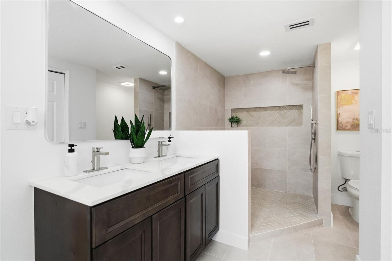 2338 Meadowbrook Drive, Lutz, FL 33558 Photo