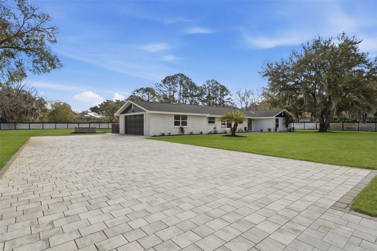 2338 Meadowbrook Drive, Lutz, FL 33558 Photo