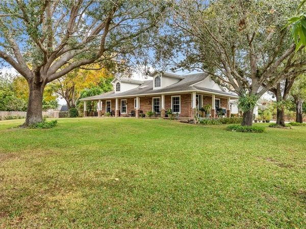 2724 3rd ST SW, LEHIGH ACRES, FL 33976