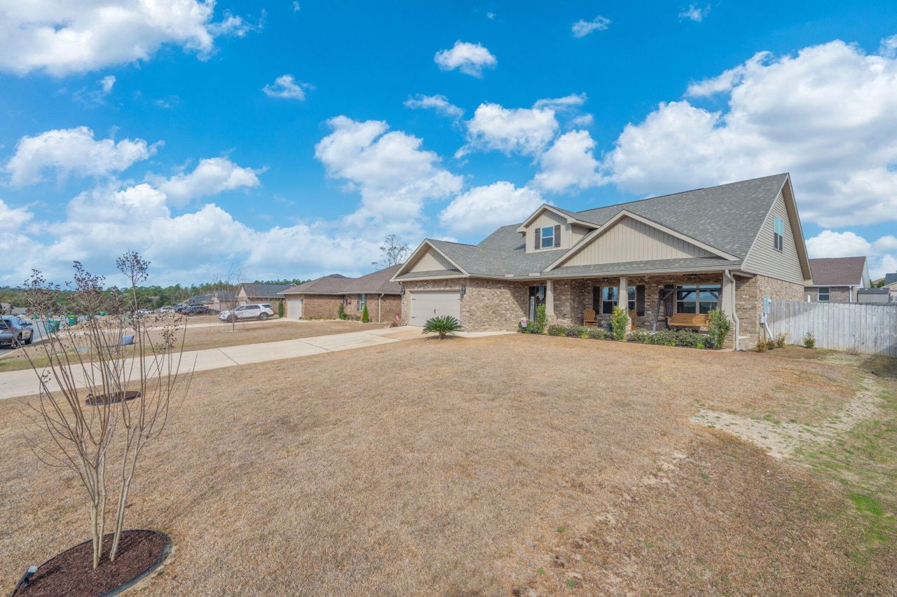 2104 Queen Street, Crestview, FL 32536 Main Photo