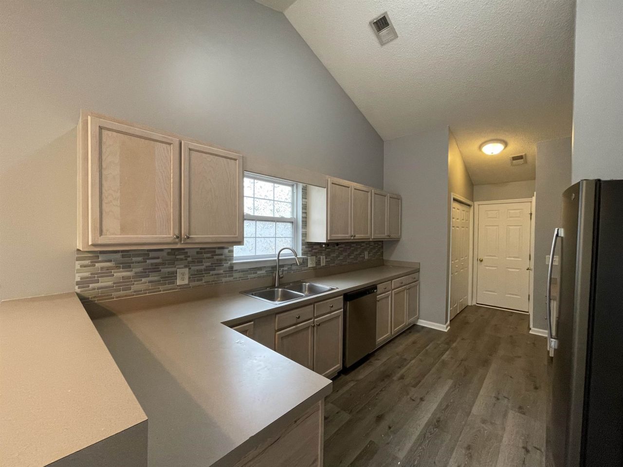 4670 Southgate Pkwy. Photo 16